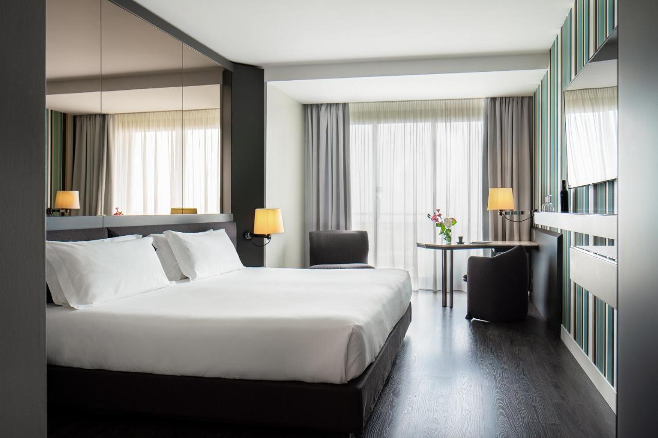 The Nicolaus Hotel Bari Bagian luar foto