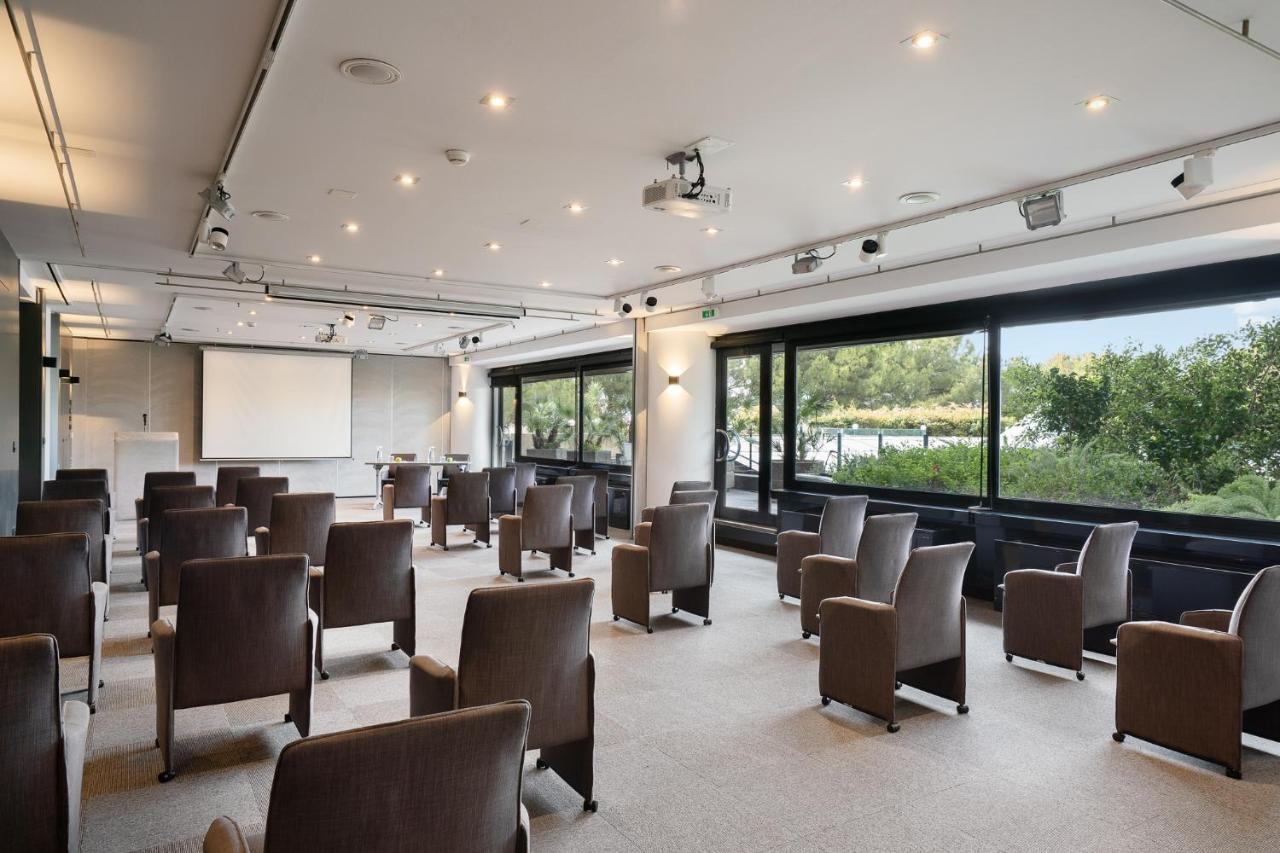 The Nicolaus Hotel Bari Bagian luar foto