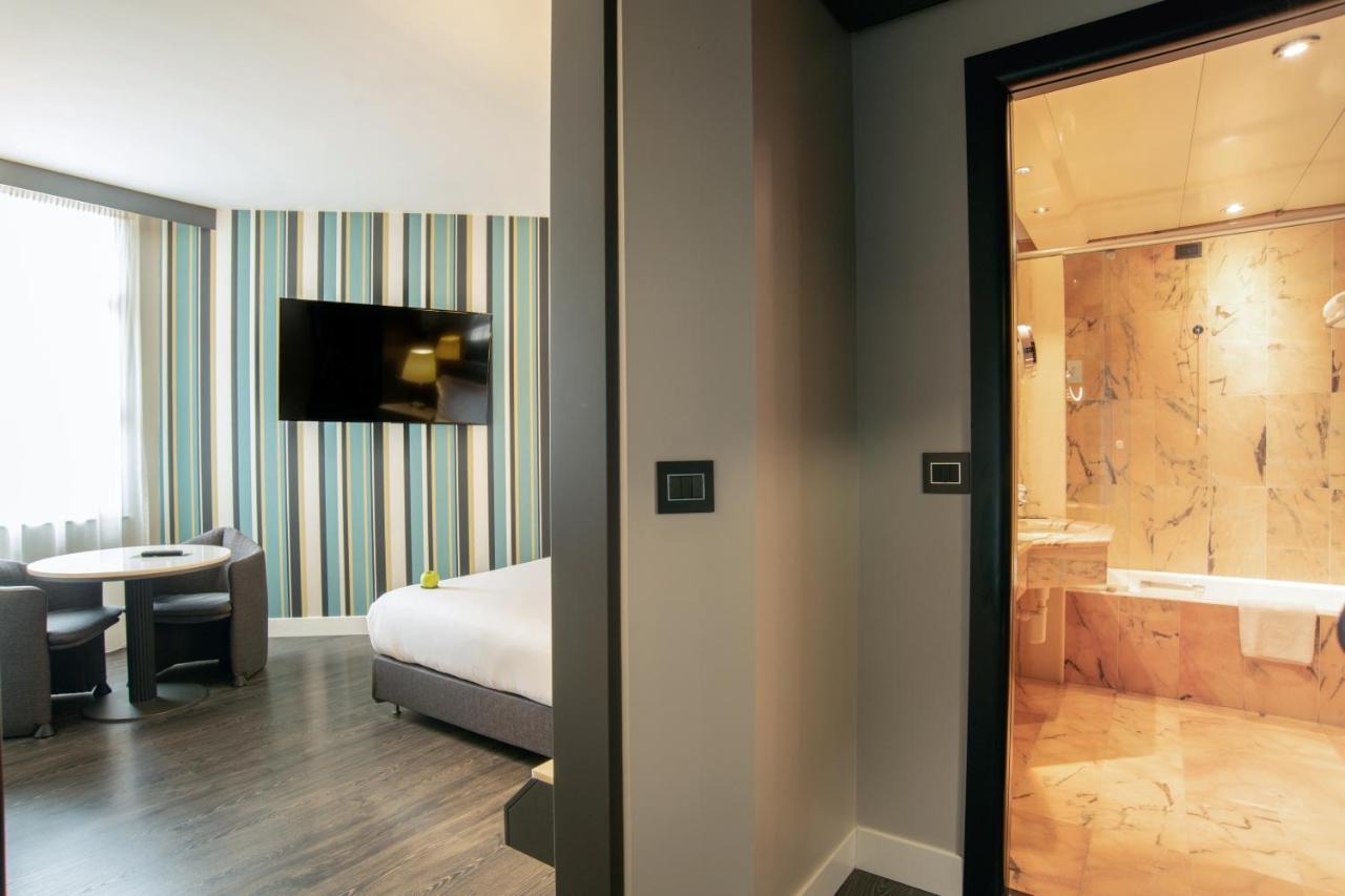 The Nicolaus Hotel Bari Bagian luar foto