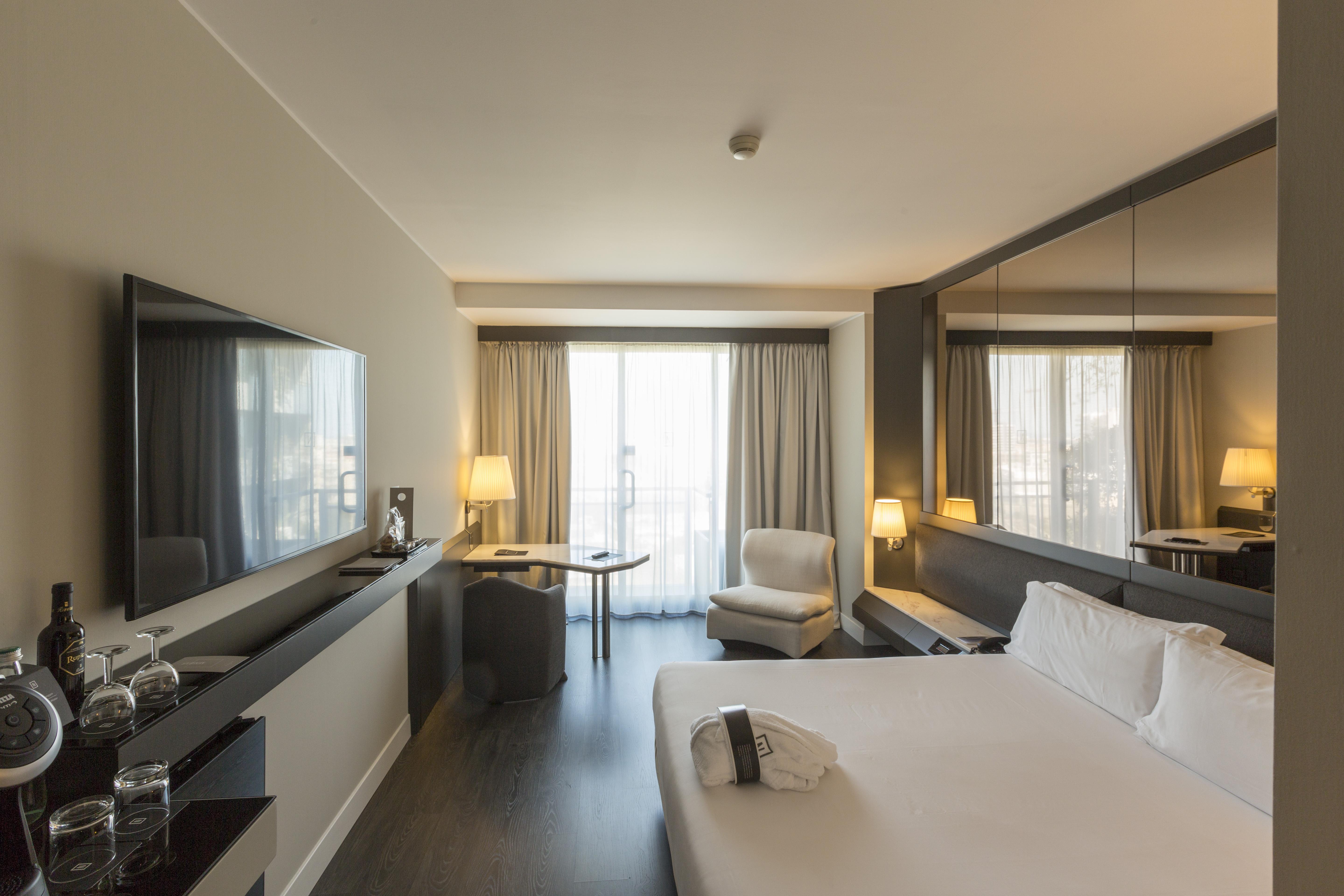 The Nicolaus Hotel Bari Bagian luar foto