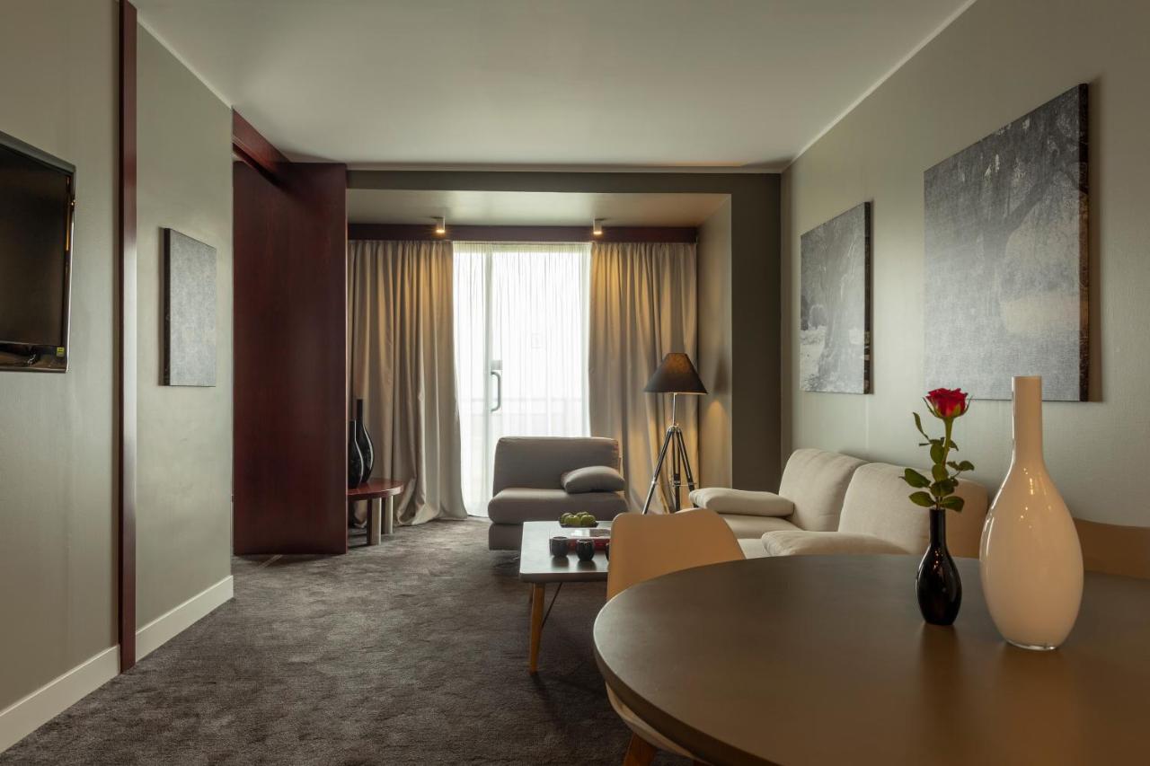 The Nicolaus Hotel Bari Bagian luar foto