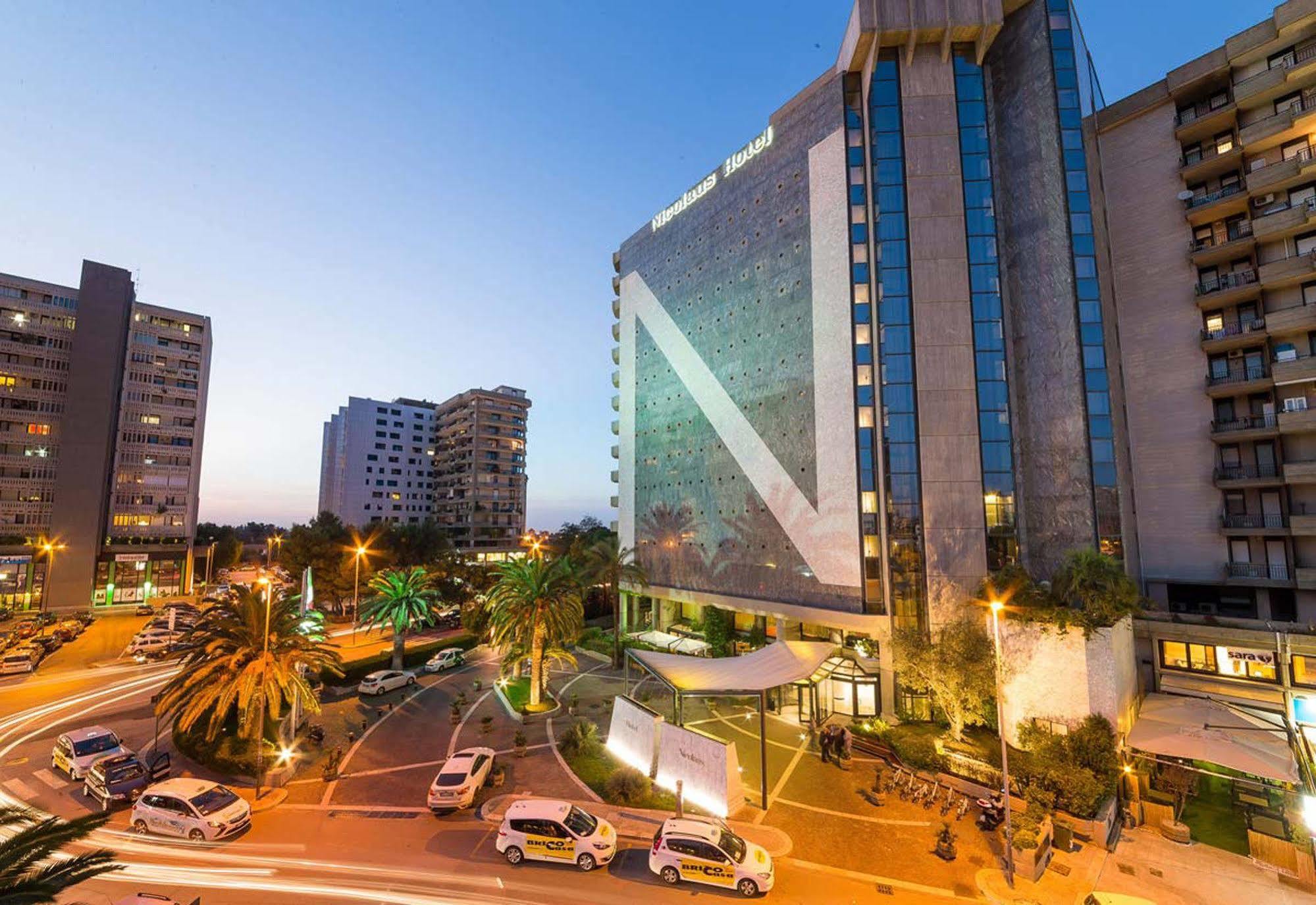 The Nicolaus Hotel Bari Bagian luar foto