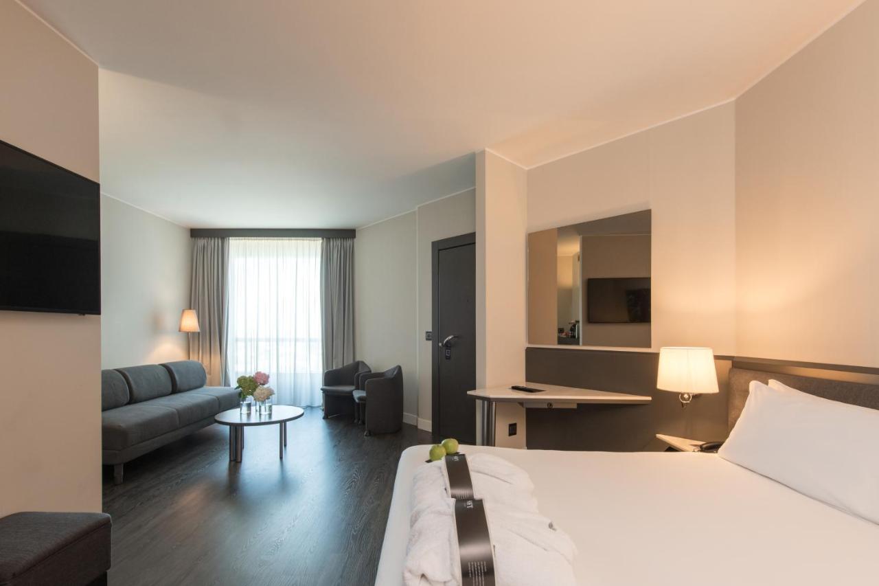 The Nicolaus Hotel Bari Bagian luar foto