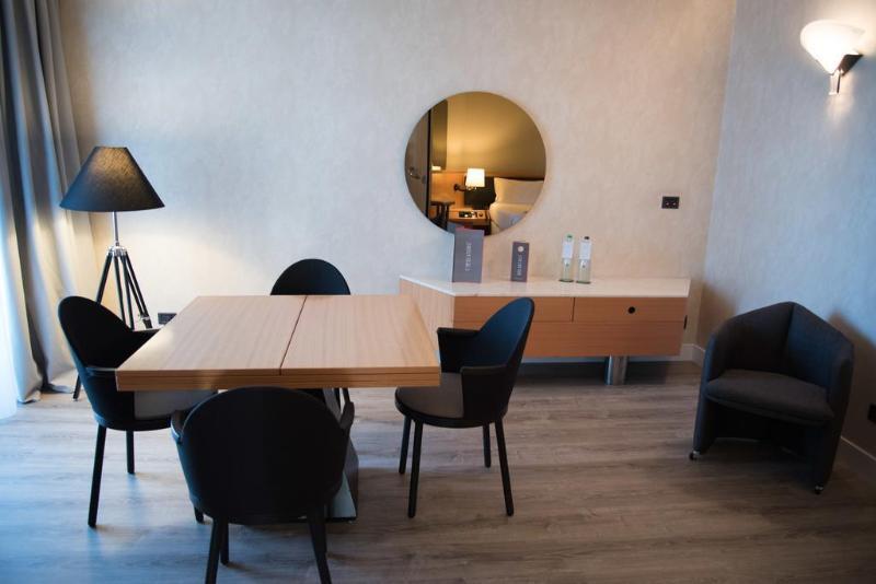 The Nicolaus Hotel Bari Bagian luar foto